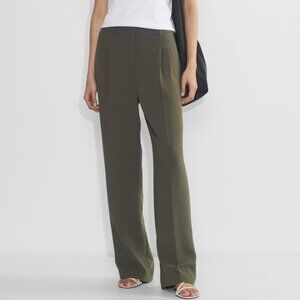NEW ARITZIA EFFORTLESS Pants OLIVE GREEN SIZE 8- REGULAR LENGTH